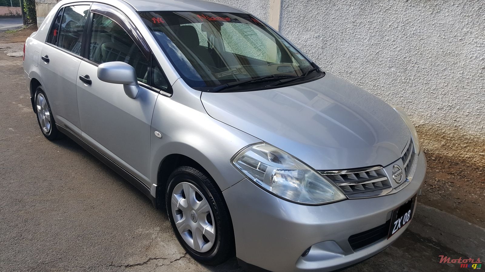 2008' Nissan Tiida Latio photo #1