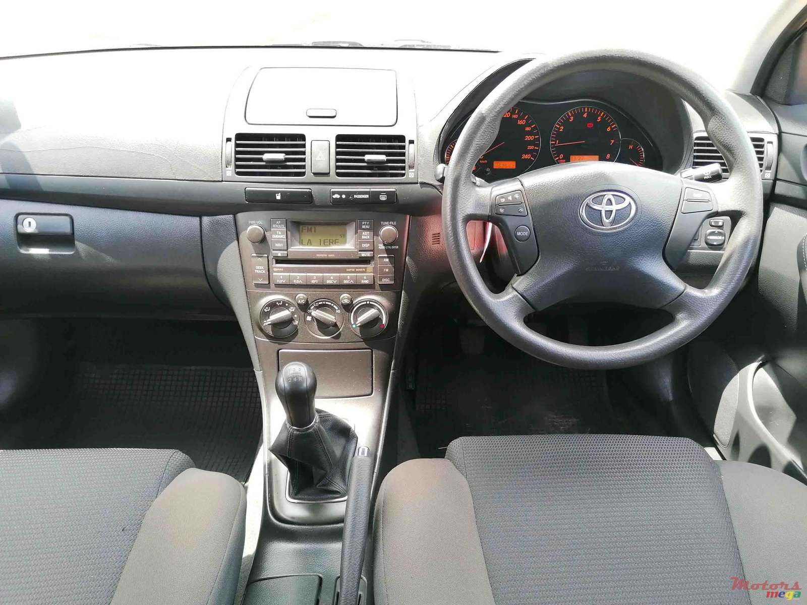 2007' Toyota Avensis photo #6