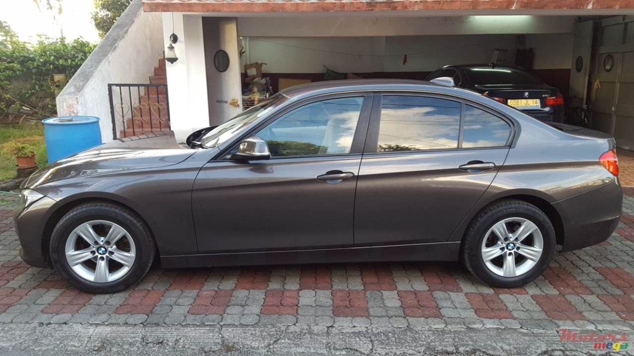 2012' BMW 3 Series photo #1