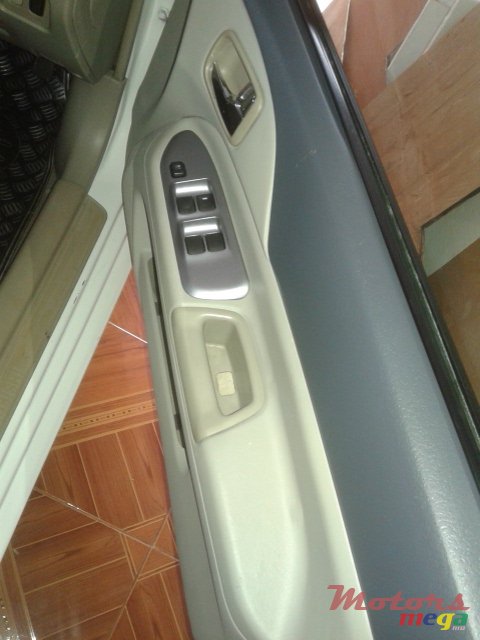 2004' Mitsubishi Lancer 0000000000 photo #7