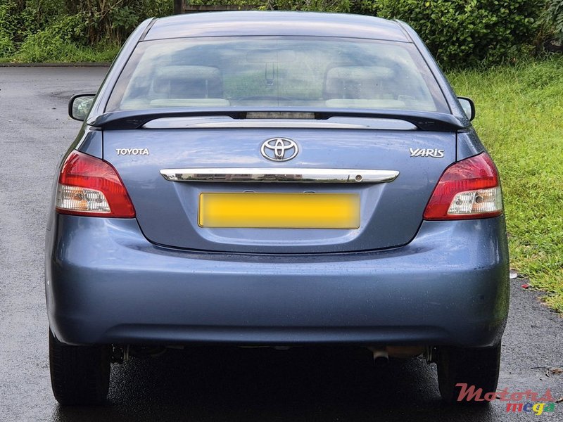 2008' Toyota Yaris photo #4