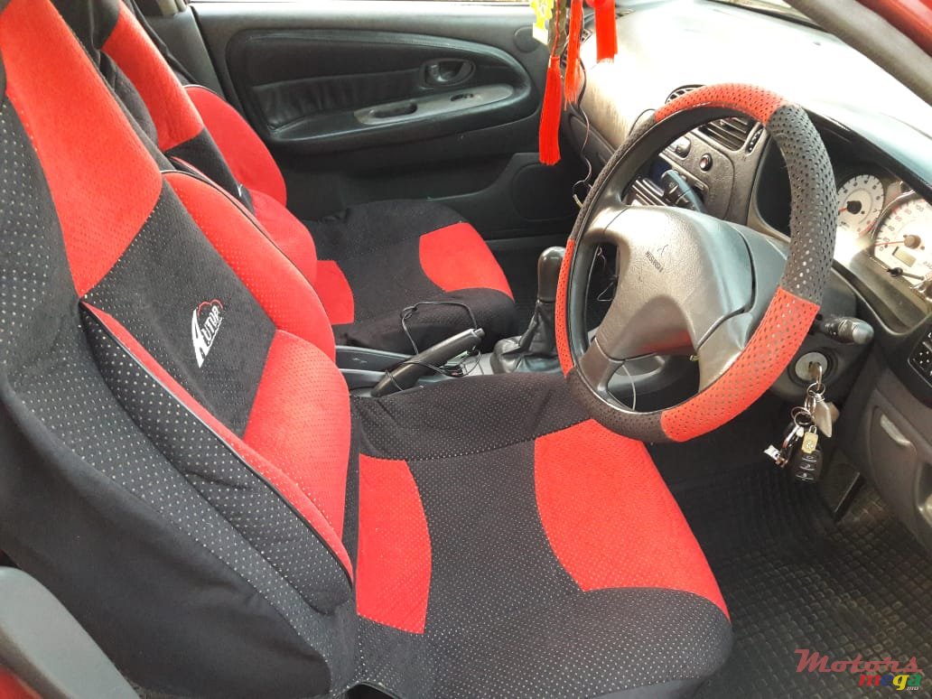 2000' Mitsubishi Lancer photo #7