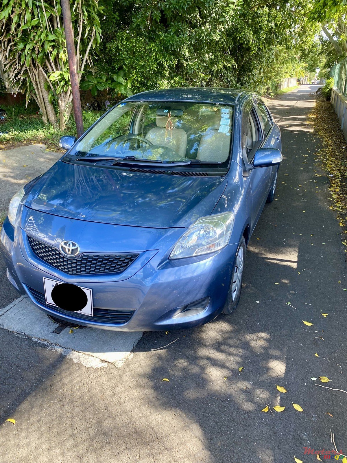 2011' Toyota Belta photo #3