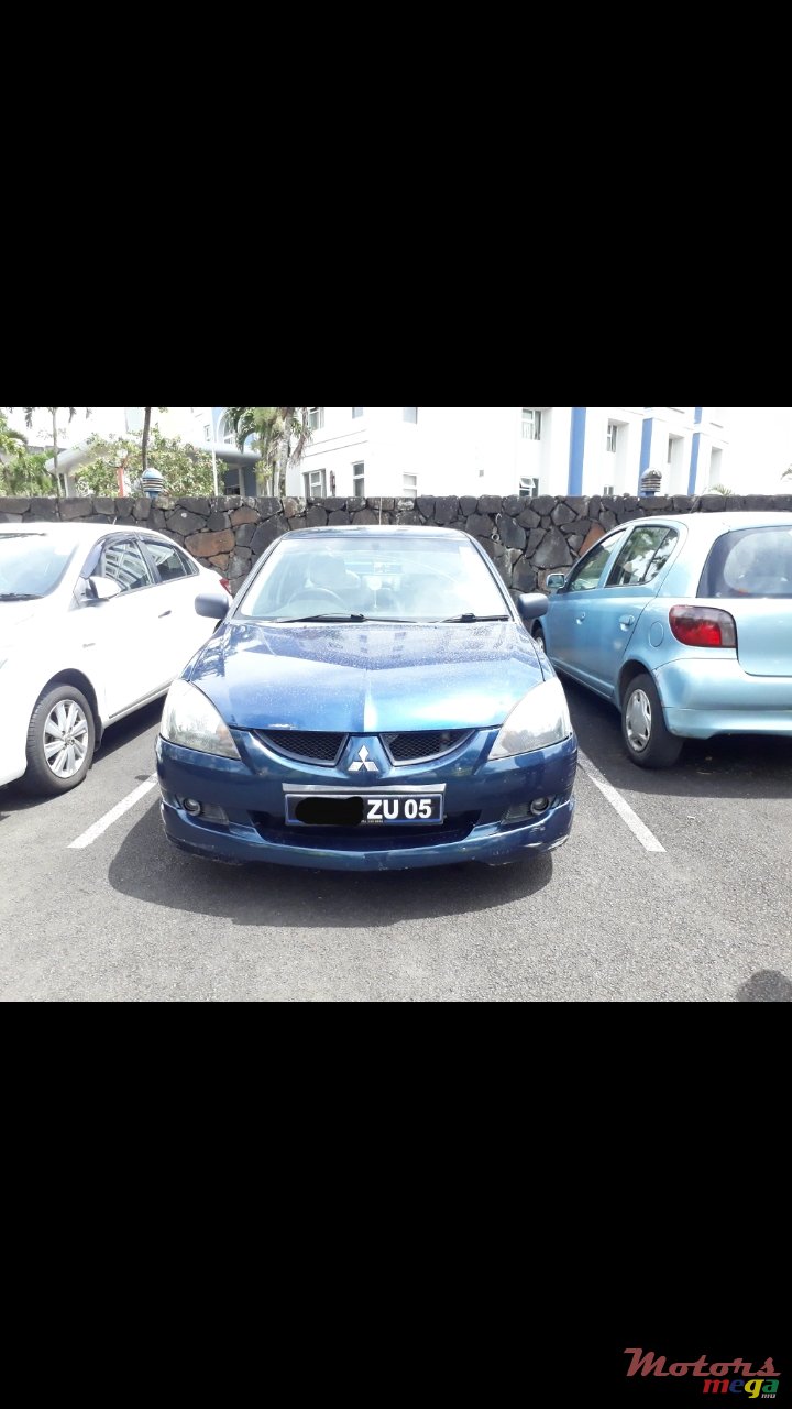 2005' Mitsubishi Lancer GLX photo #1