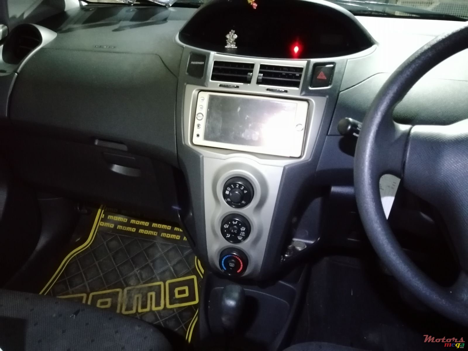 2010' Toyota Vitz photo #6