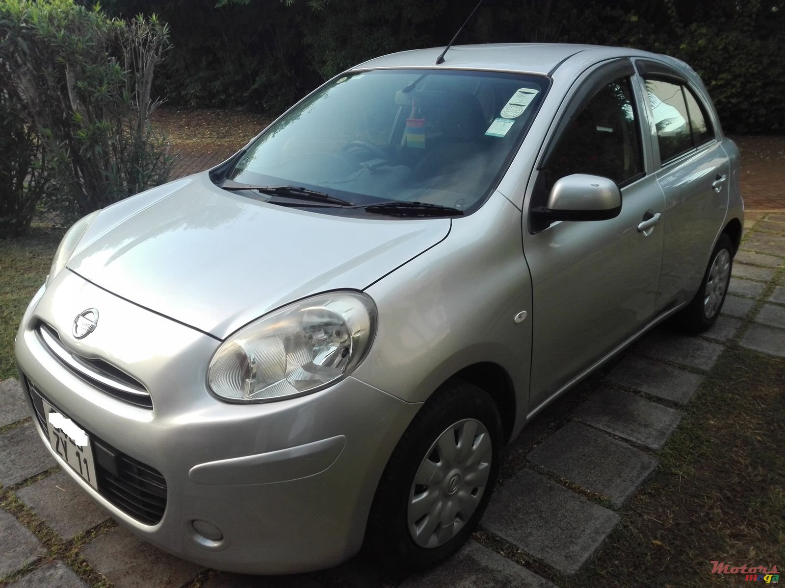 2011' Nissan March photo #1