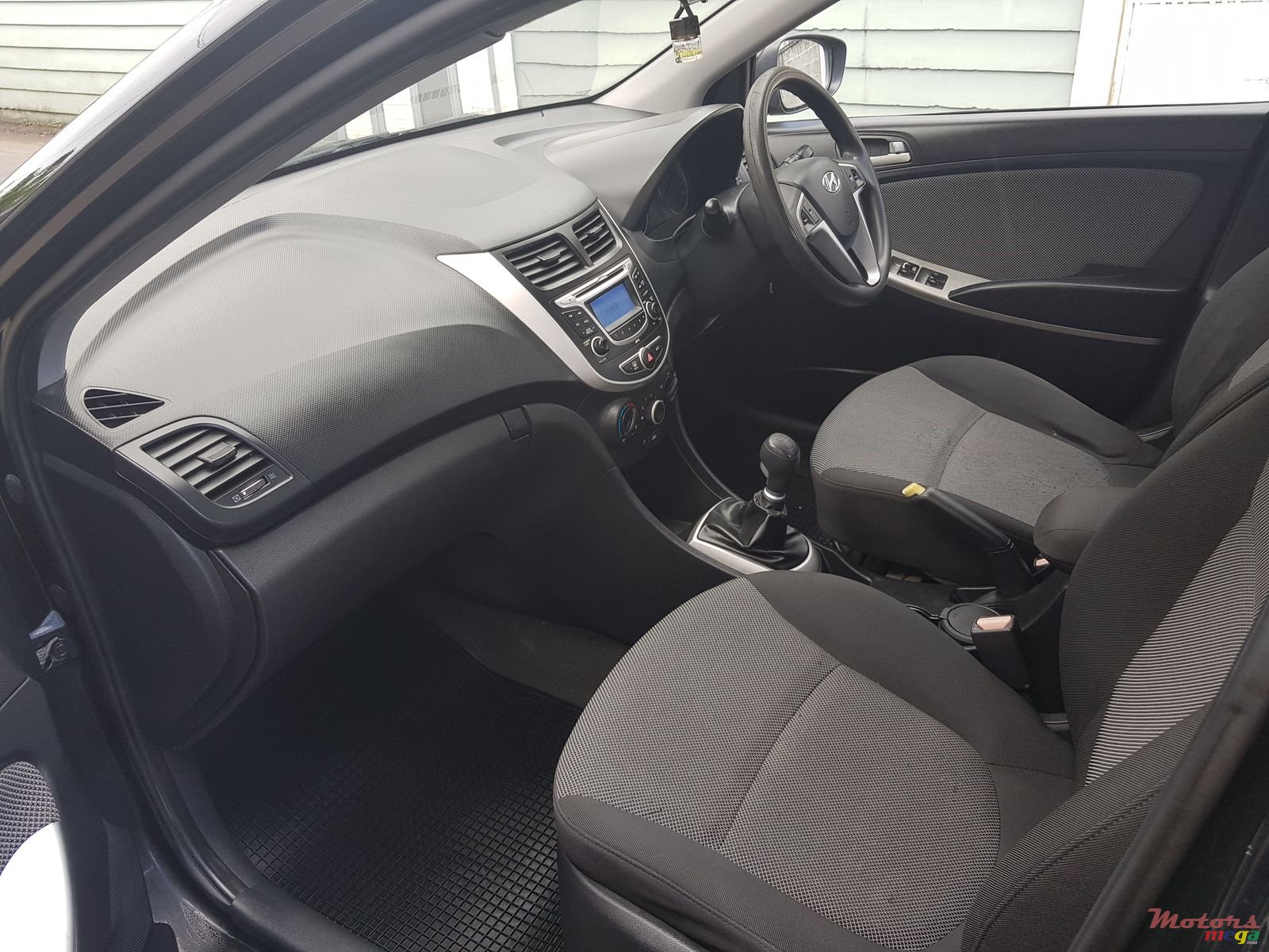 2011' Hyundai GLS Accent Manual photo #4