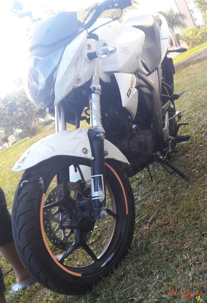 2016' Suzuki photo #4