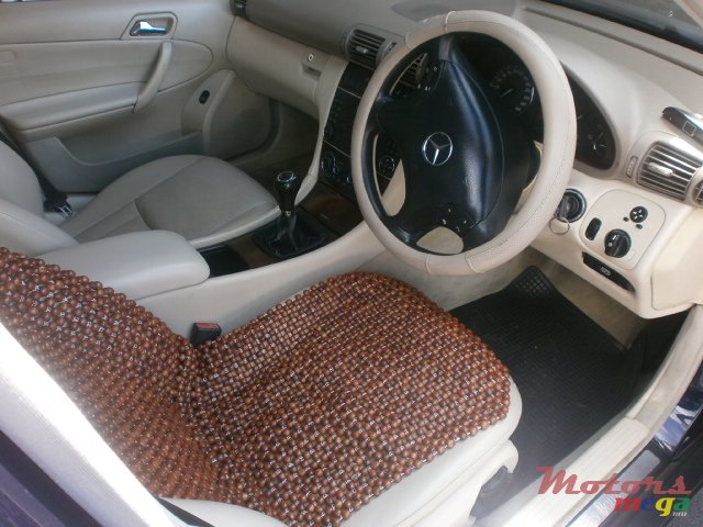 2004' Mercedes-Benz C180 Kompressor photo #5