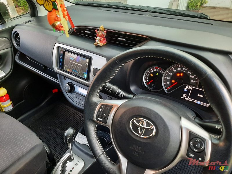 2014' Toyota Vitz photo #5