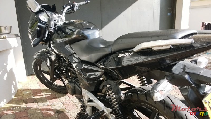 2011' Bajaj Pulsar photo #3