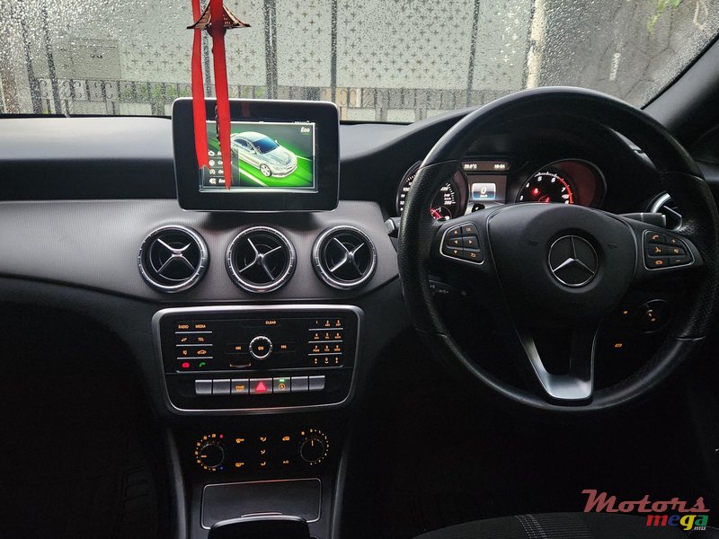 2019' Mercedes-Benz CLA 200 photo #4