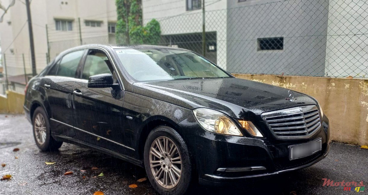 2012' Mercedes-Benz E 250 photo #1