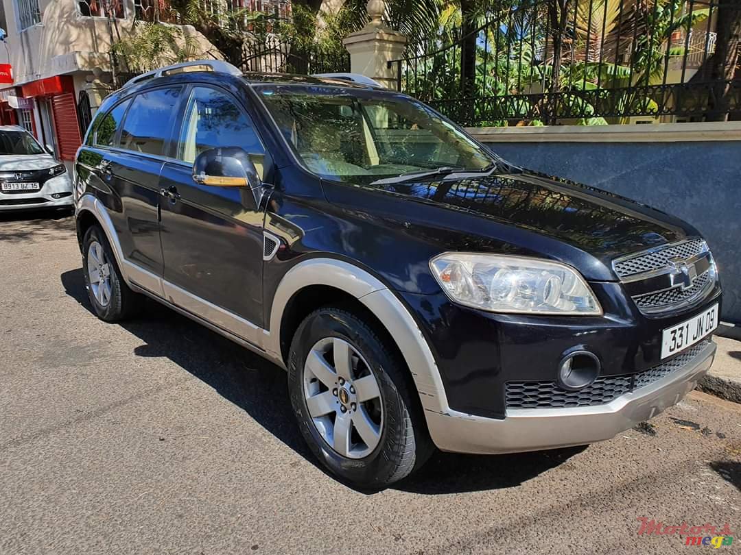 2009' Chevrolet Captiva photo #2