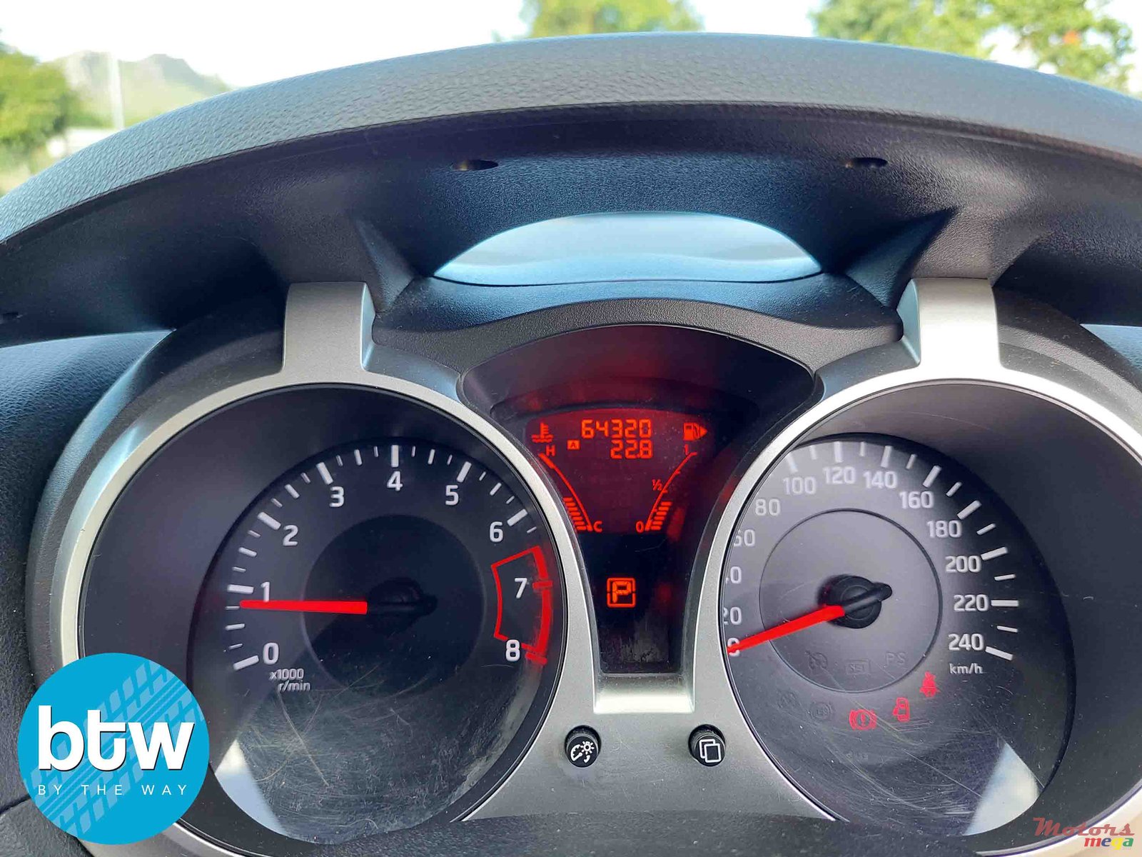 2013' Nissan Juke photo #7