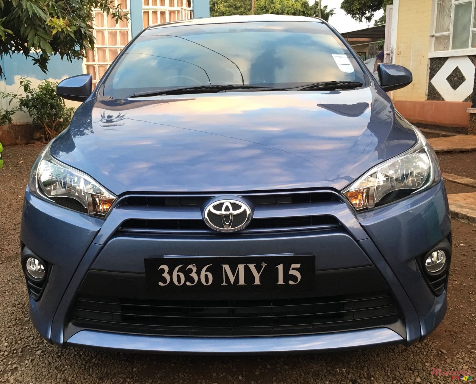 2015' Toyota Yaris photo #1