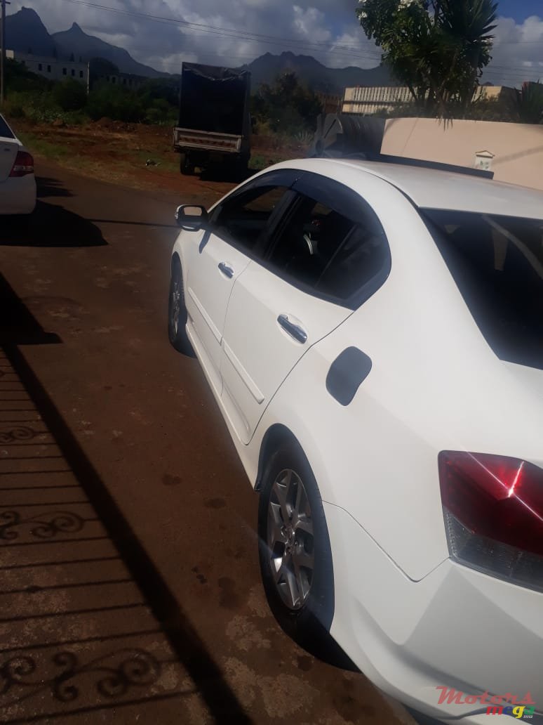 2010' Honda City photo #6