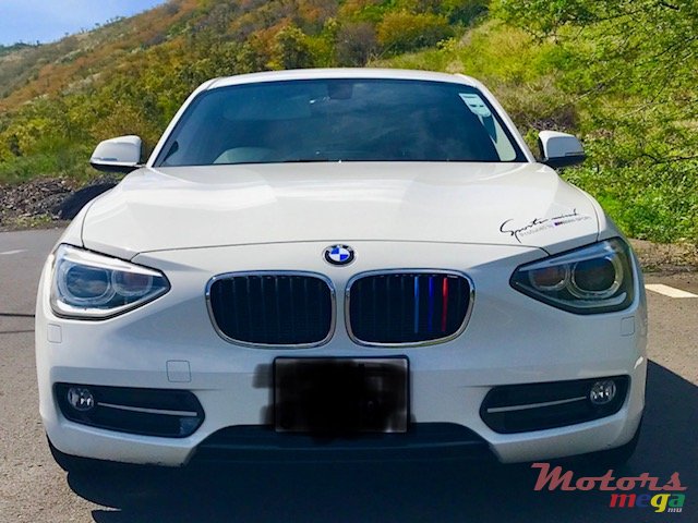 2011' BMW 1 Series 116i F20 Sport Line photo #2