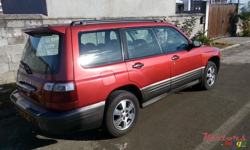 2001' Subaru Forester 1.6 AWD photo #2