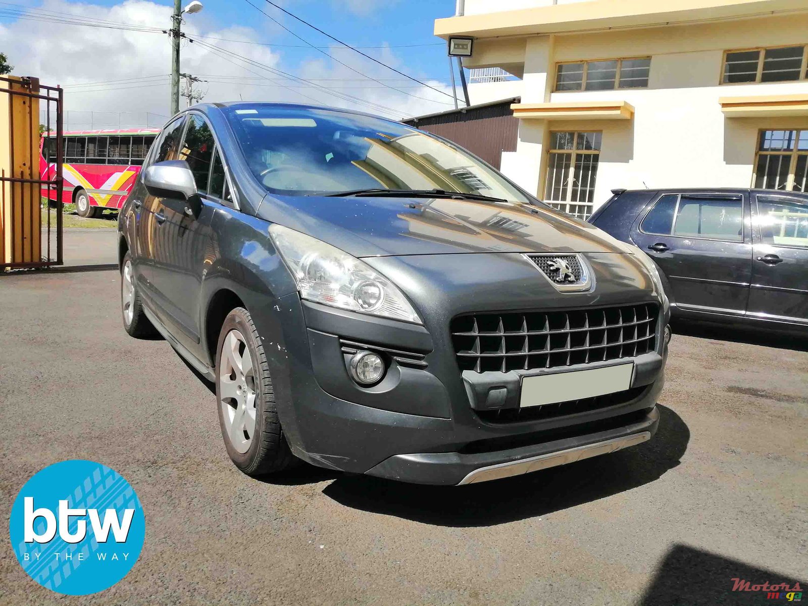 2013' Peugeot 3008 photo #1