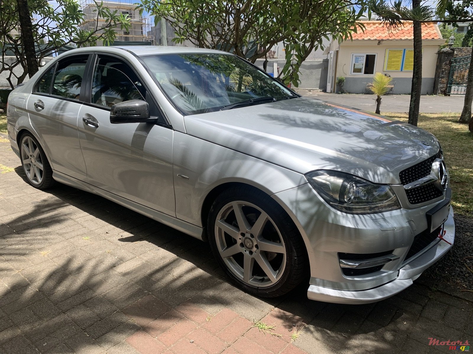 2012' Mercedes-Benz C250 SALOON PACK AMG photo #3