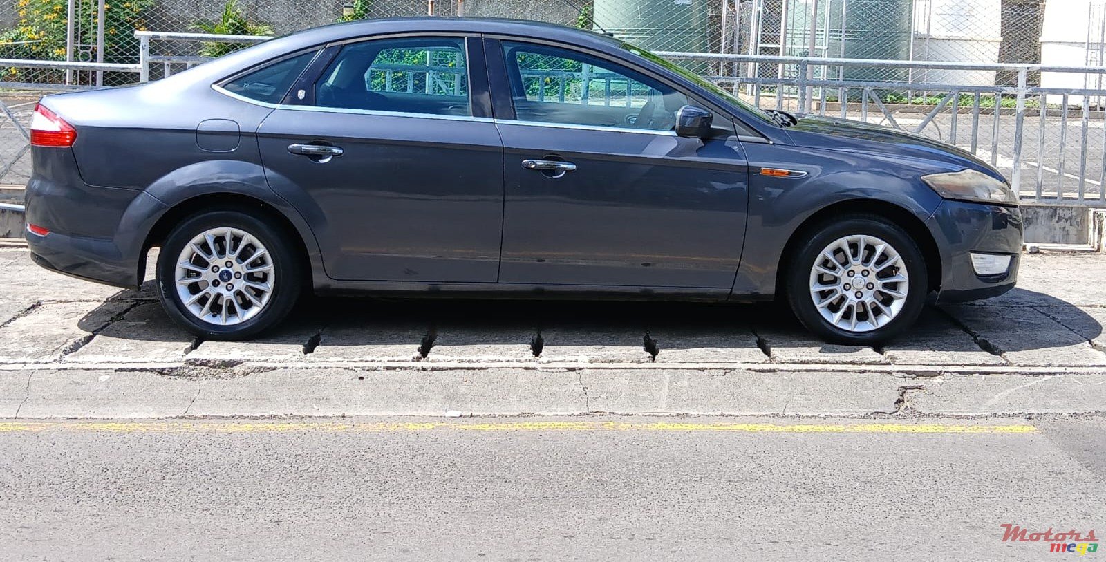 2010' Ford photo #6