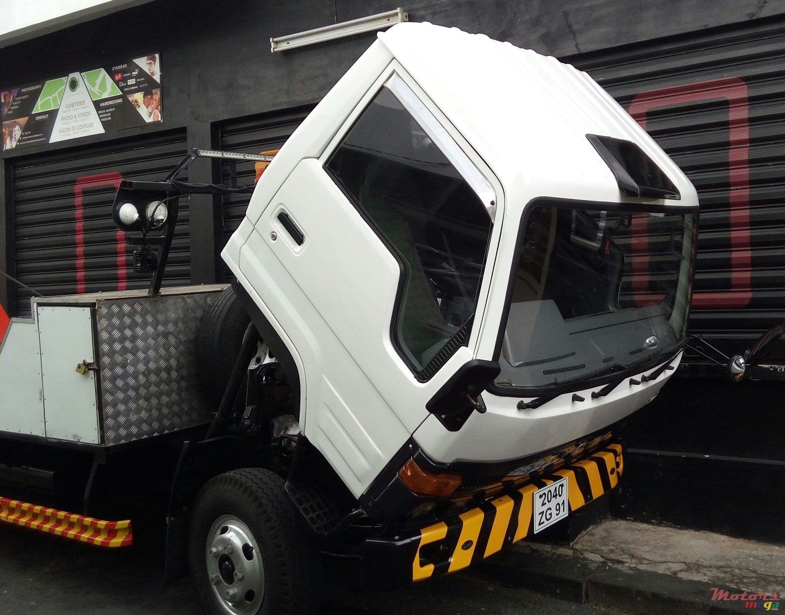 1991' Toyota Towing truck photo #7