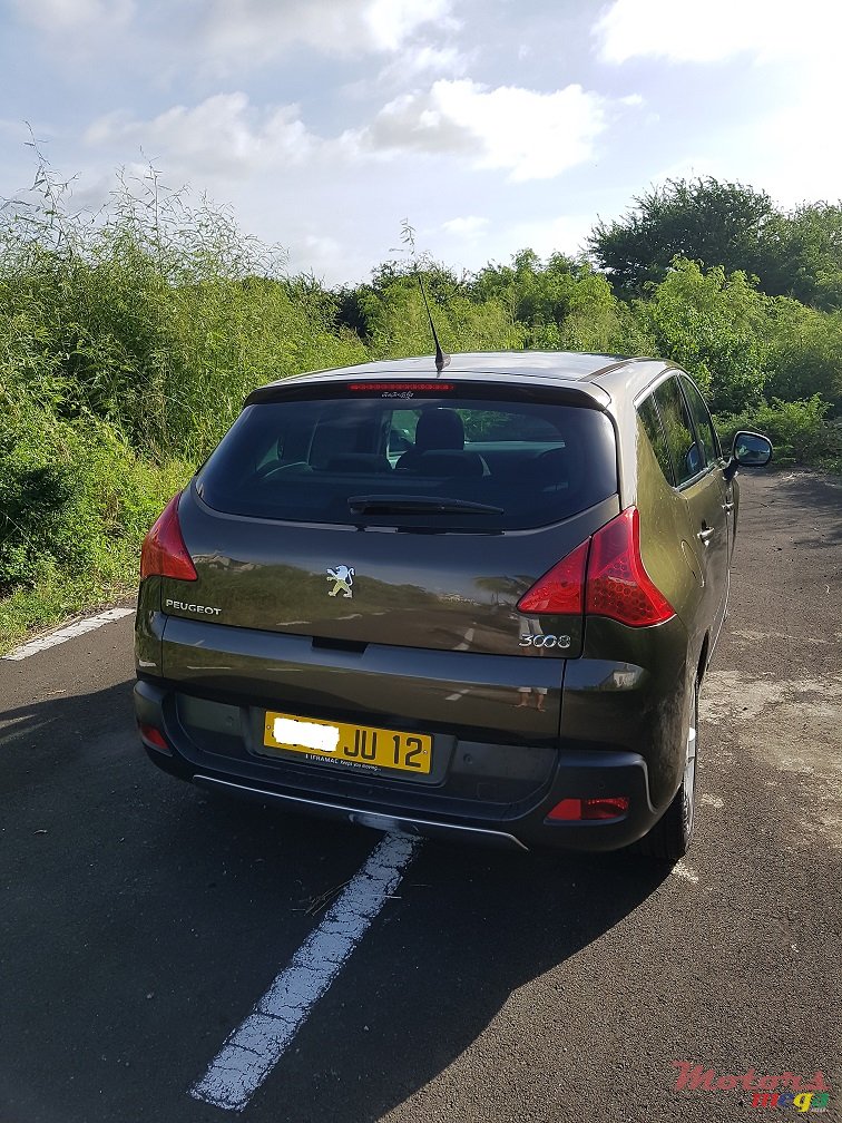 2012' Peugeot 3008 photo #2