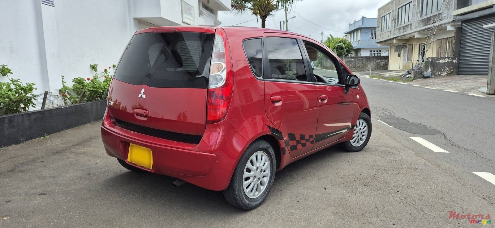 2007' Mitsubishi Colt photo #3