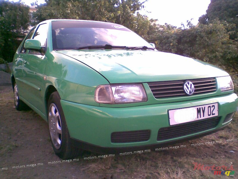 2002' Volkswagen Polo Classic photo #2