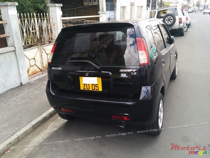 2005' Suzuki Swift 1.3 photo #3