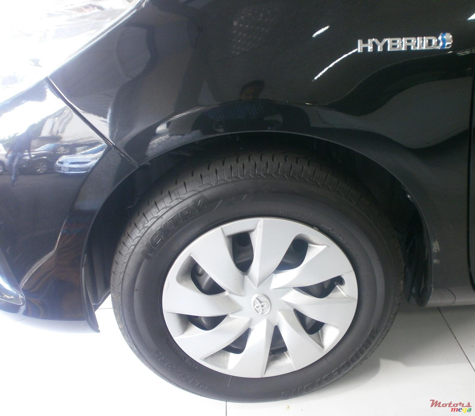 2017' Toyota Vitz Hybrid photo #3