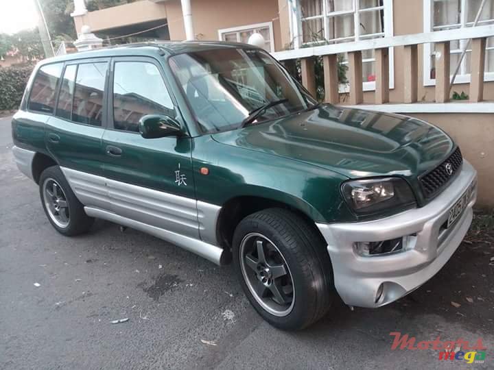 1998' Toyota RAV4 photo #1
