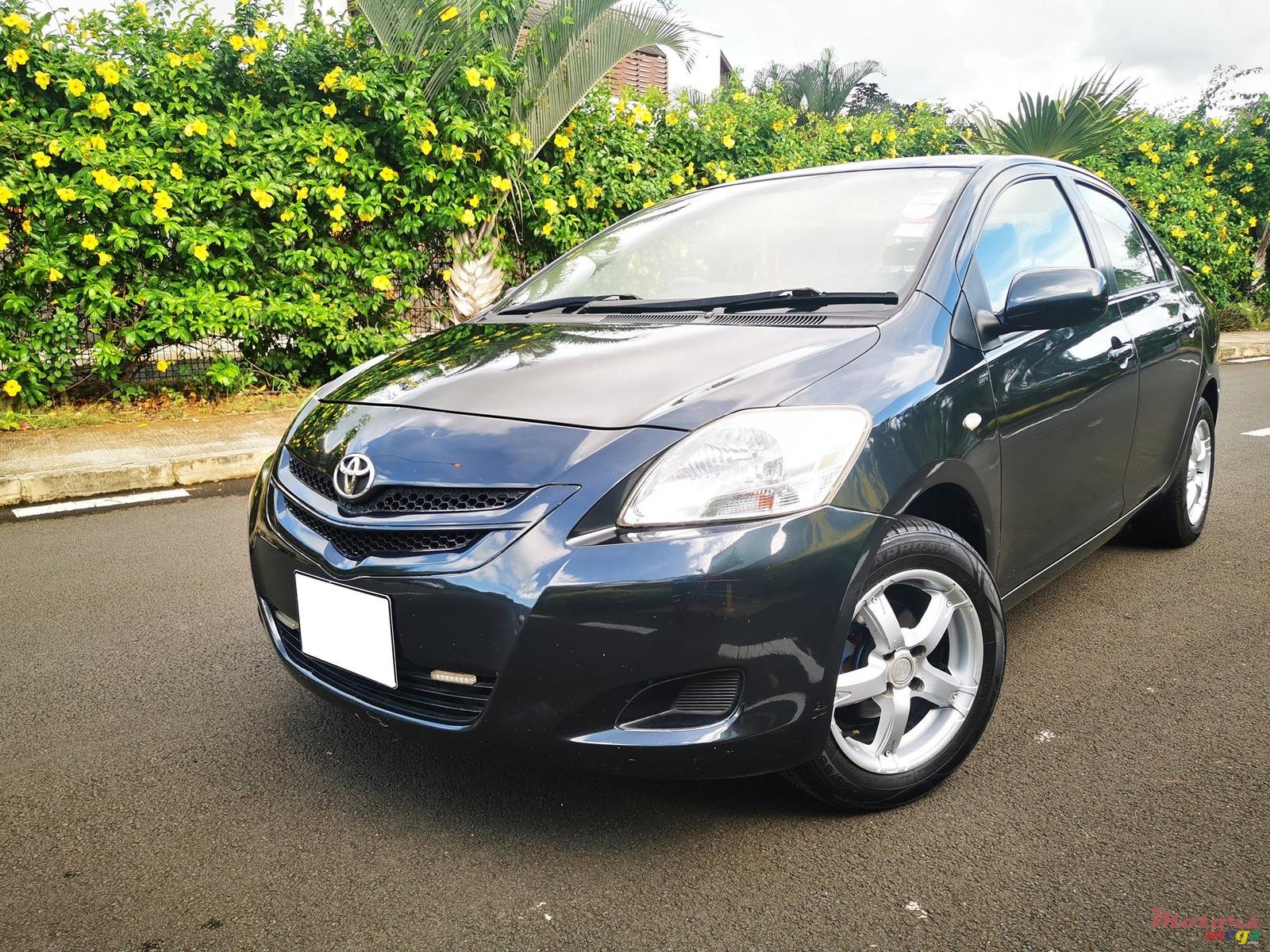 2006' Toyota Belta photo #4