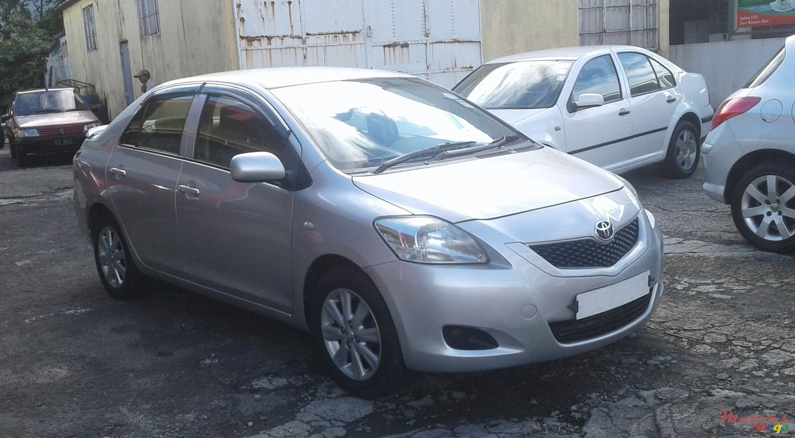 2012' Toyota Yaris photo #1