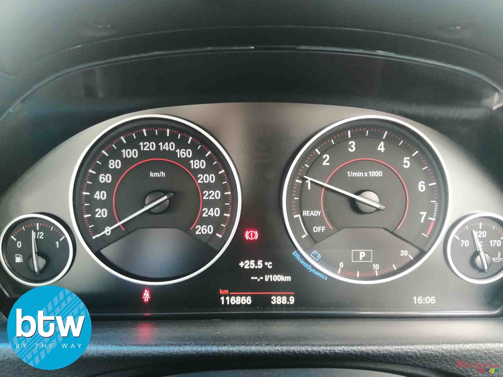 2016' BMW 320 photo #7