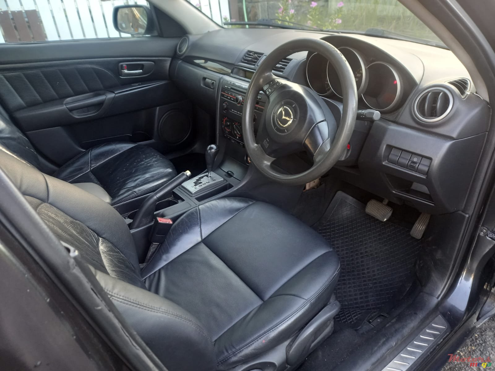 2005' Mazda photo #4