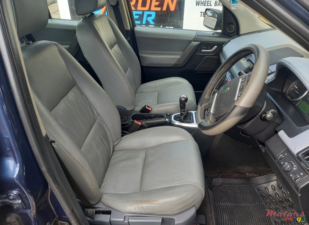 2008' Land Rover Freelander 4x4 photo #7