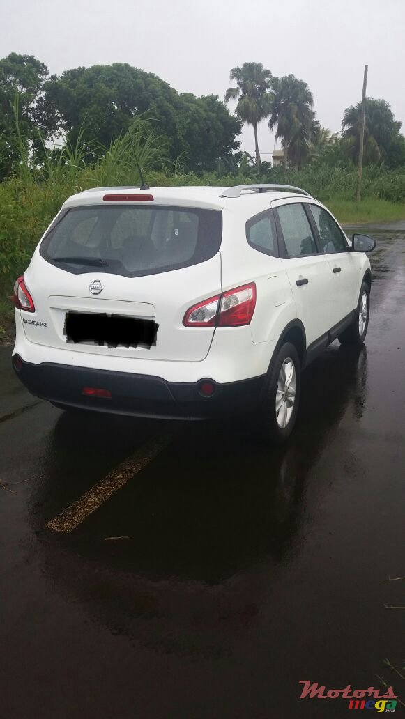 2011' Nissan Qashqai+2 photo #3