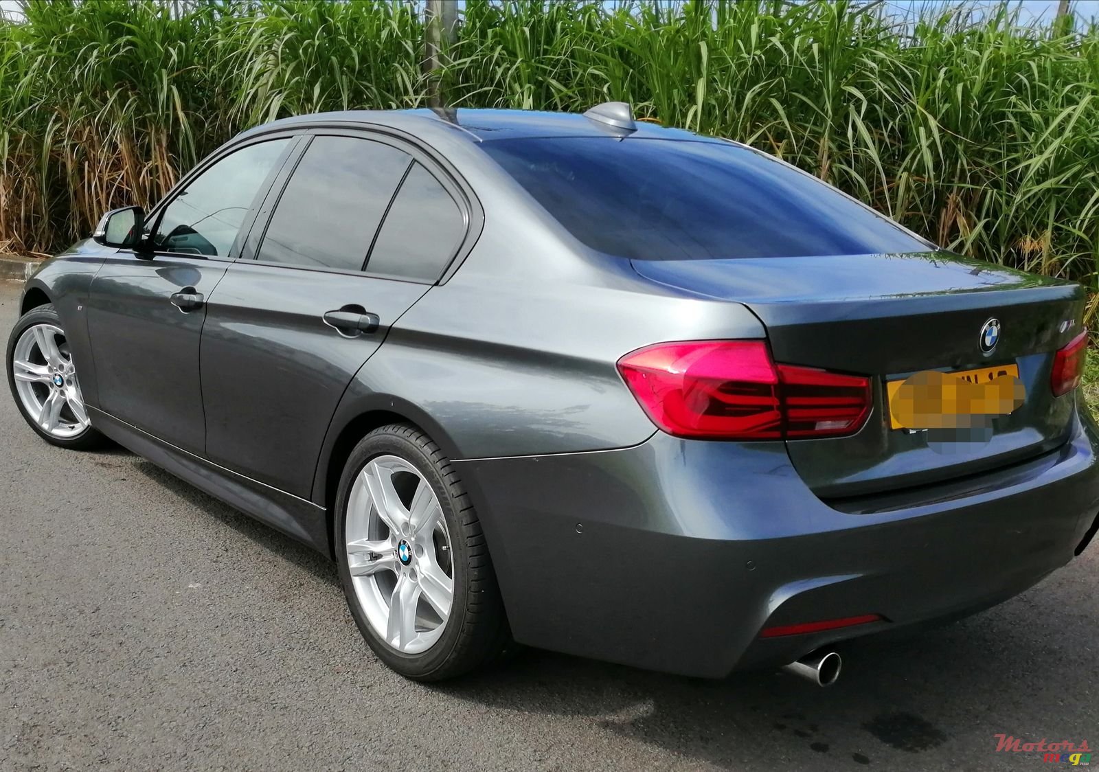 2016' BMW 3 Series photo #2