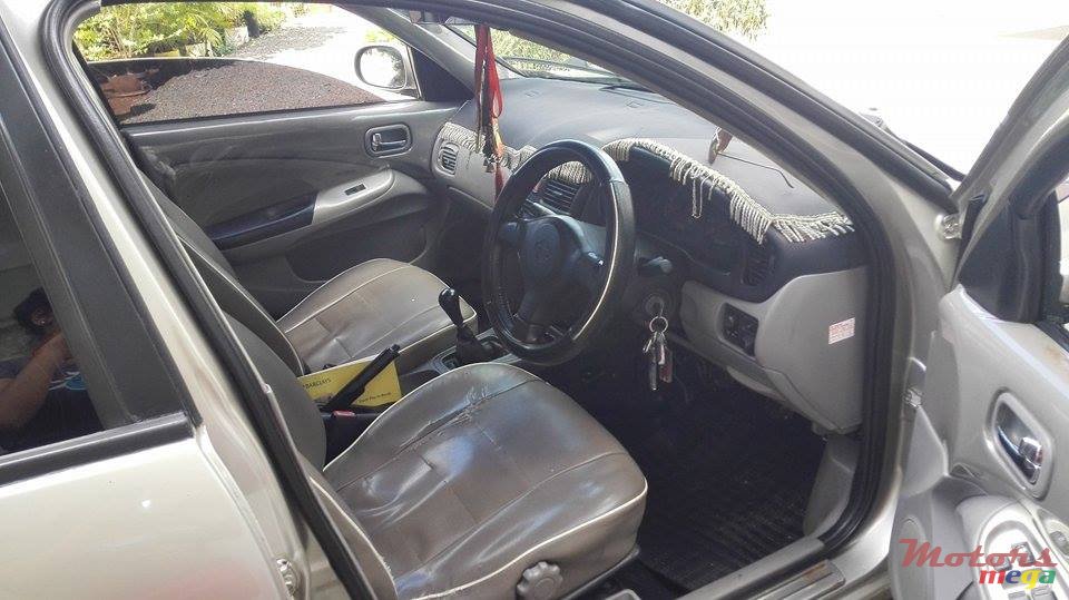 2002' Nissan Sunny photo #3