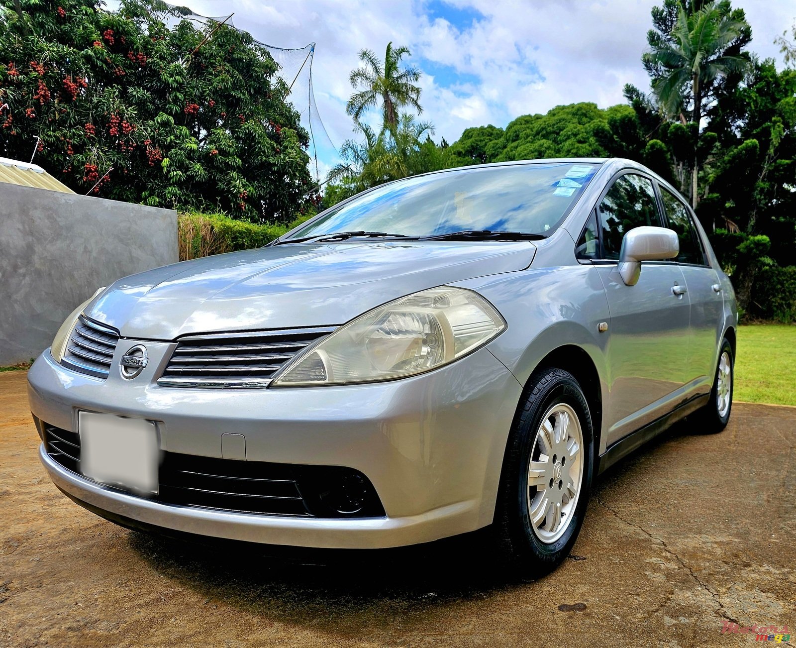 2006' Nissan Tiida photo #1