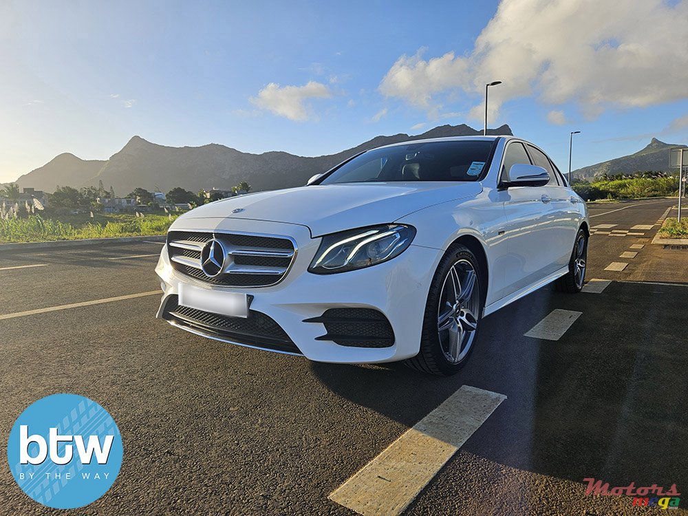 2020' Mercedes-Benz E 300 E300e PHEV photo #2