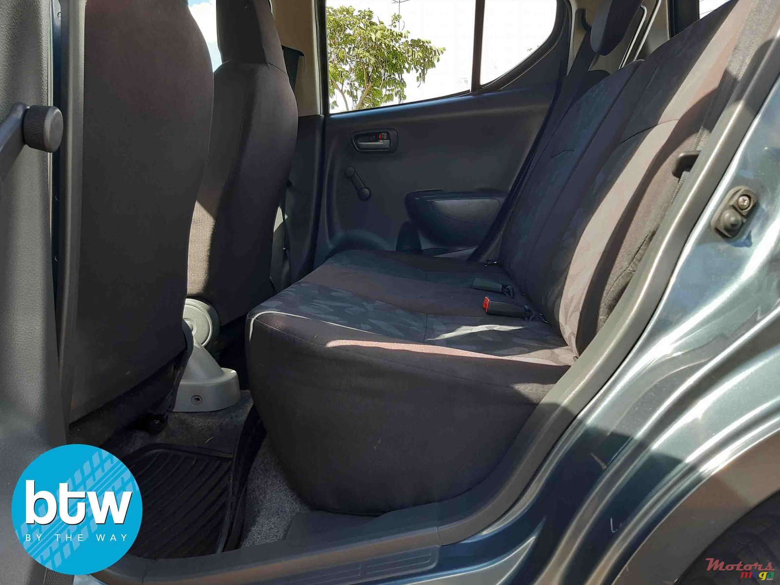 2011' Suzuki Celerio photo #4