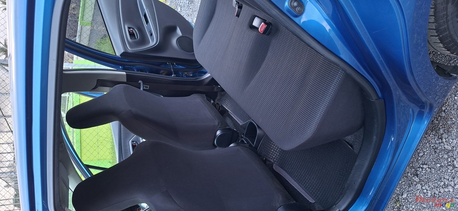 2014' Toyota Vitz photo #4