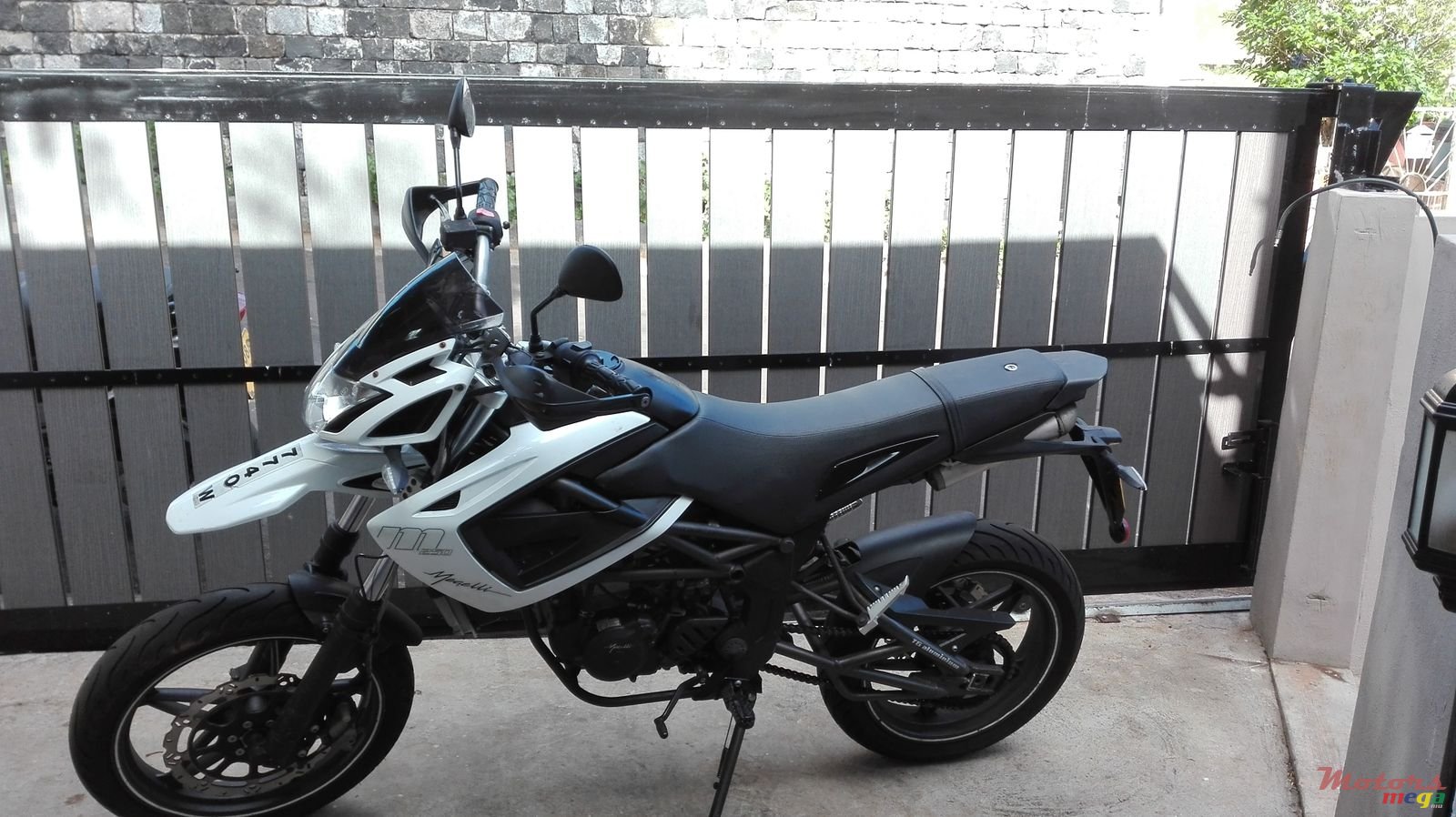 2011' Megelli photo #1