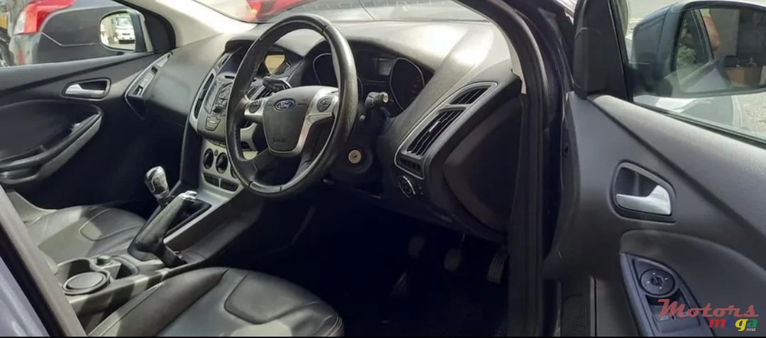 2014' Ford Focus photo #5