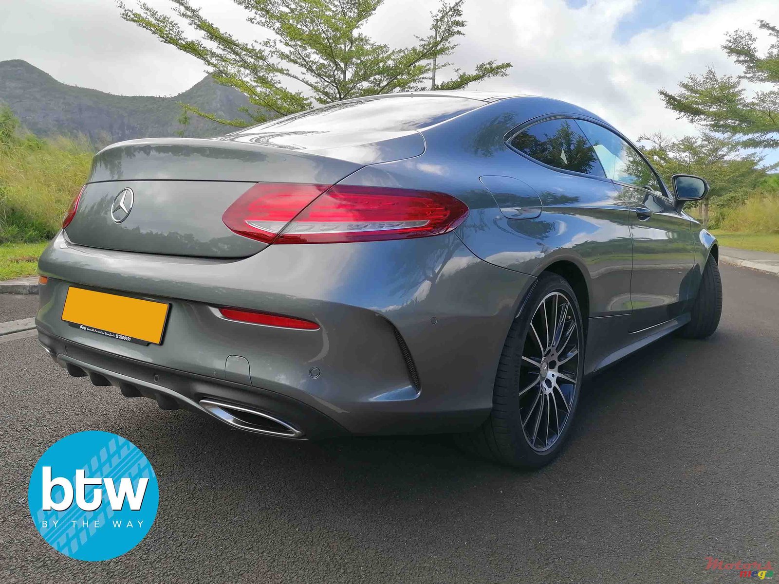 2017' Mercedes-Benz C-Class photo #3