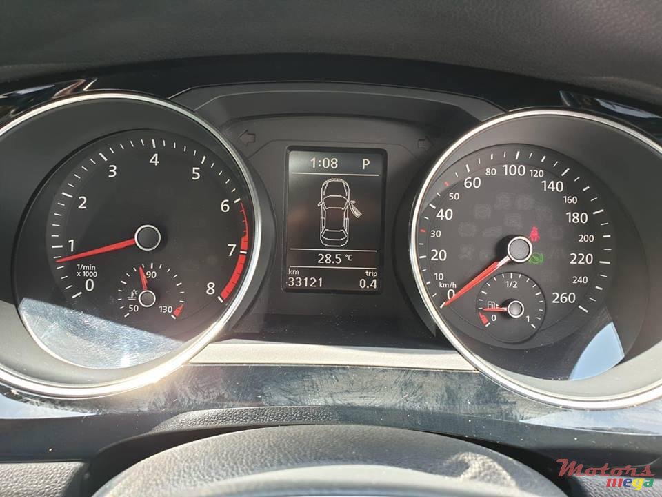 2015' Volkswagen Jetta photo #4