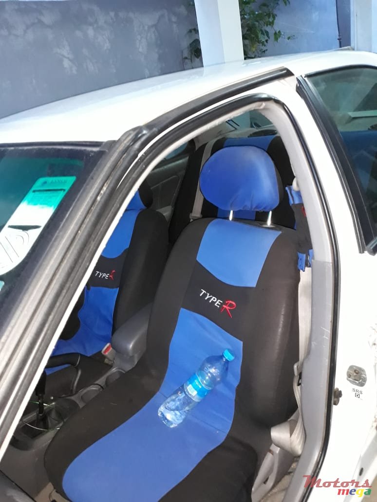 1999' Nissan Sunny B15 photo #2